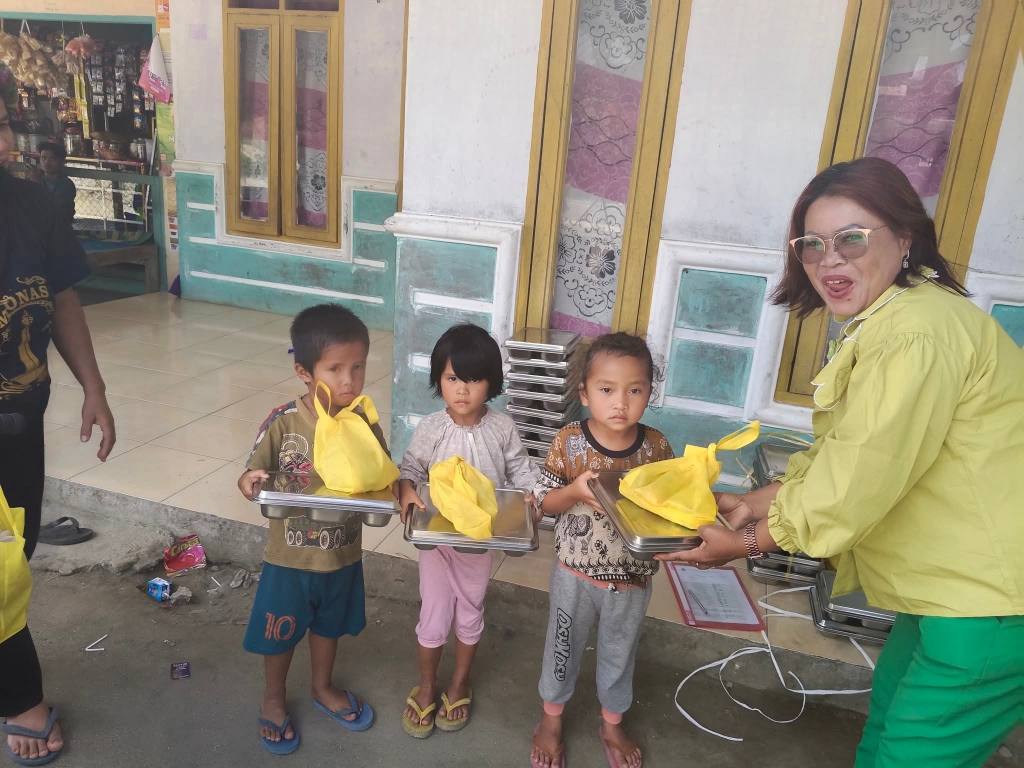 Dok. Penyerahan MBG Oleh ketua TP PKK Desa Kuta Tinggi