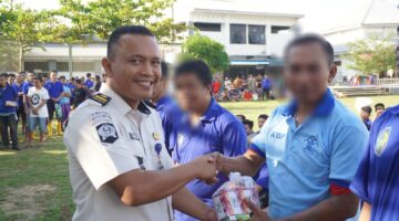 Wujud Nyata Pelayanan Prima, Lapas Narkotika Langkat Bagikan Paket Alat Mandi dan Pakaian untuk Warga Binaan