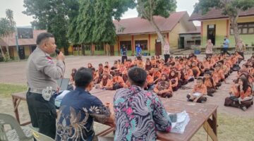 Kanit Lantas Polsek Lawe Sigalagala Berikan Arahan Tertib Lalu Lintas dan Bahaya Narkoba di SMP N 1 Lawe Sigalagala
