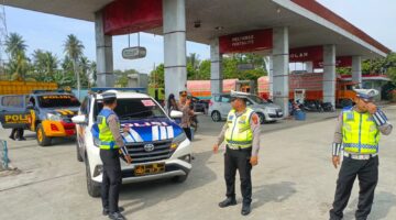 Satlantas Polres Batu Bara Lakukan Patroli di SPBU Simpang Gambus – Antisipasi Kemacetan dan Berikan Kenyamanan Masyarakat