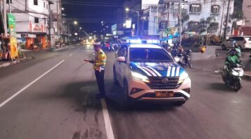 Satlantas Polres Pematangsiantar Laksanakan Patroli Blue Light Dan Pengaturan Lalu Lintas Malam Hari