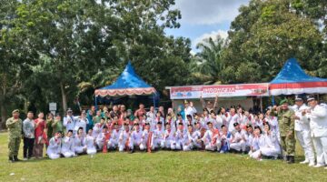 Camat Datuk Tanah Datar Pimpin Upacara HUT RI Ke-81, Serahkan Bantuan Korban Angin Puting Beliung