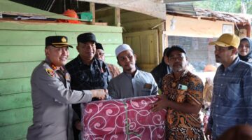 Bupati dan Kapolres Agara Turun Langsung Salurkan Bantuan, Pasca Kebakaran Ponpes Darul Mukhlasin